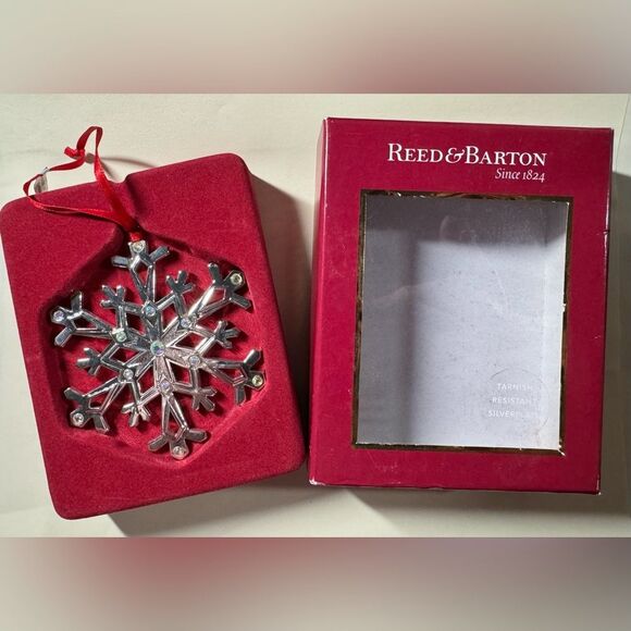 Reed & Barton Winter Wonderland Snowflake Ornament Tarnish Resistant Silverplate - Picture 2 of 4